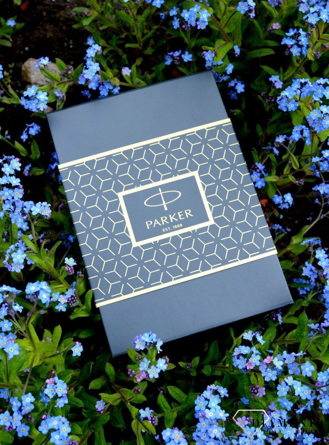 Zestaw Prezentowy Parker Długopis biały i etui skórzane brązowe 1931675. Prezent na Komunię z grawerem. Prezent dla dziecka na komunię (3).JPG